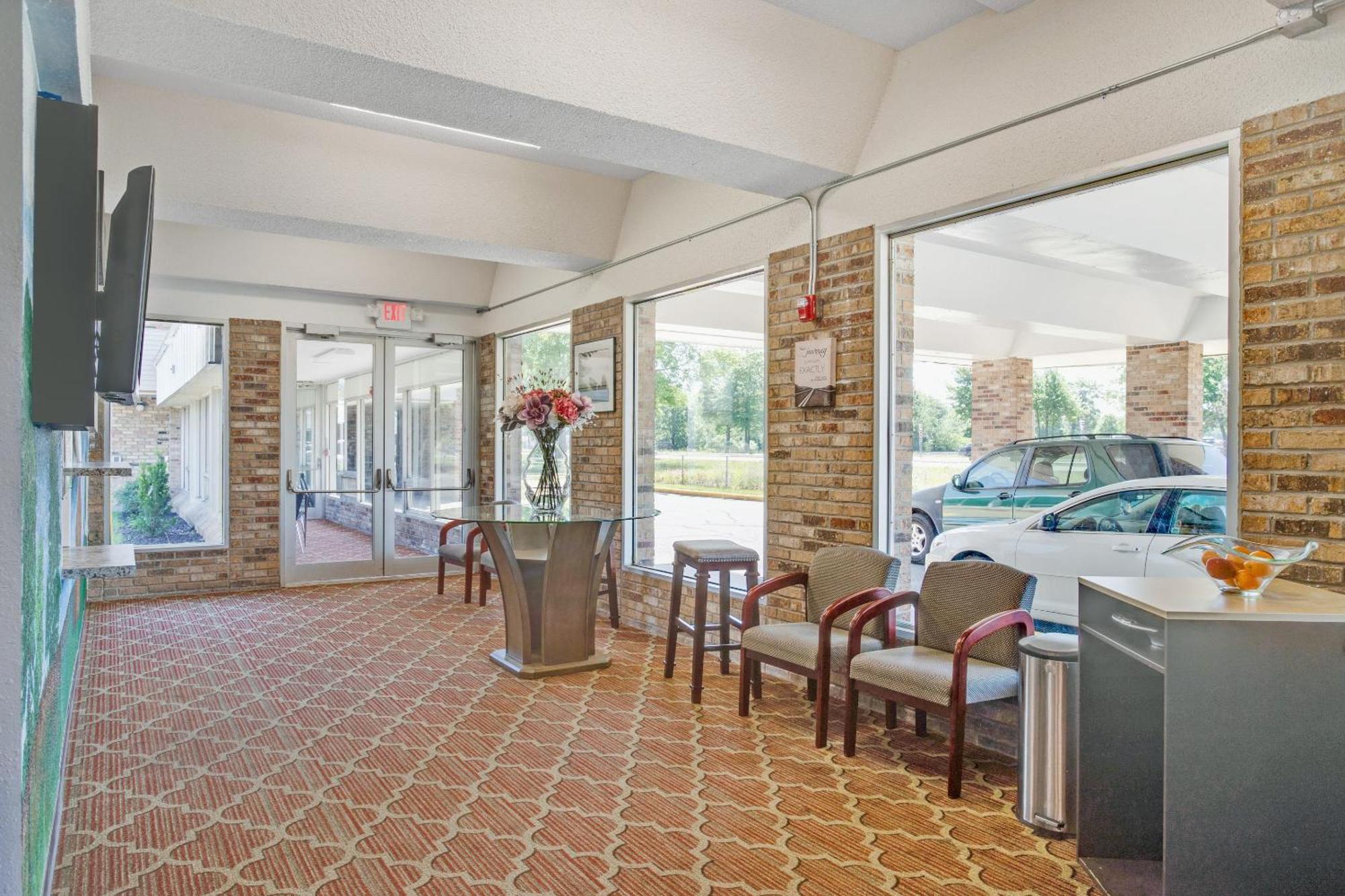 Oyo Hotel Mona Lake Muskegon Εξωτερικό φωτογραφία